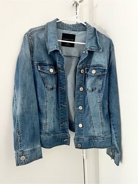 Celebrity Pink Light Blue Denim Jacket with Silver Button
